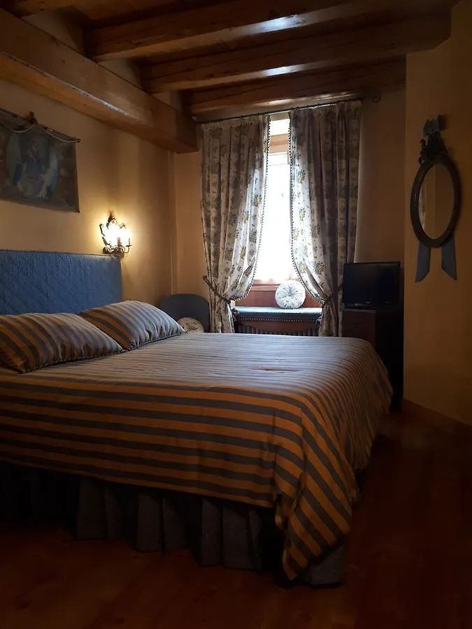 L'Involt Mountain Lodge Borno Italy